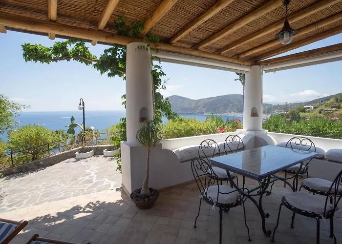 Charming House In With Sea View Holiday home *